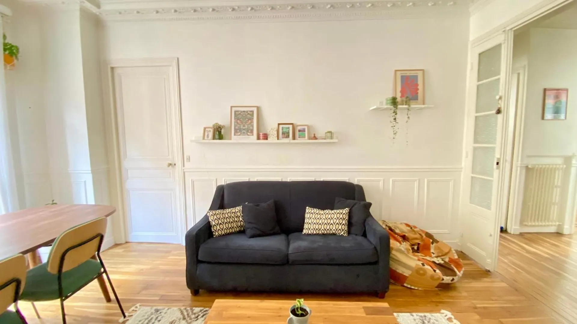 Splendid Apartment Near La Villette Paris
